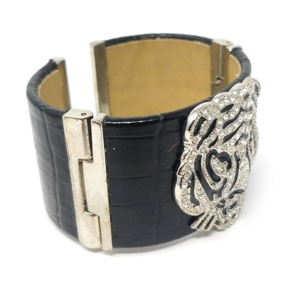 Women's Designer Leather Wrist Cuff Bracelet - Picture 3 of 4